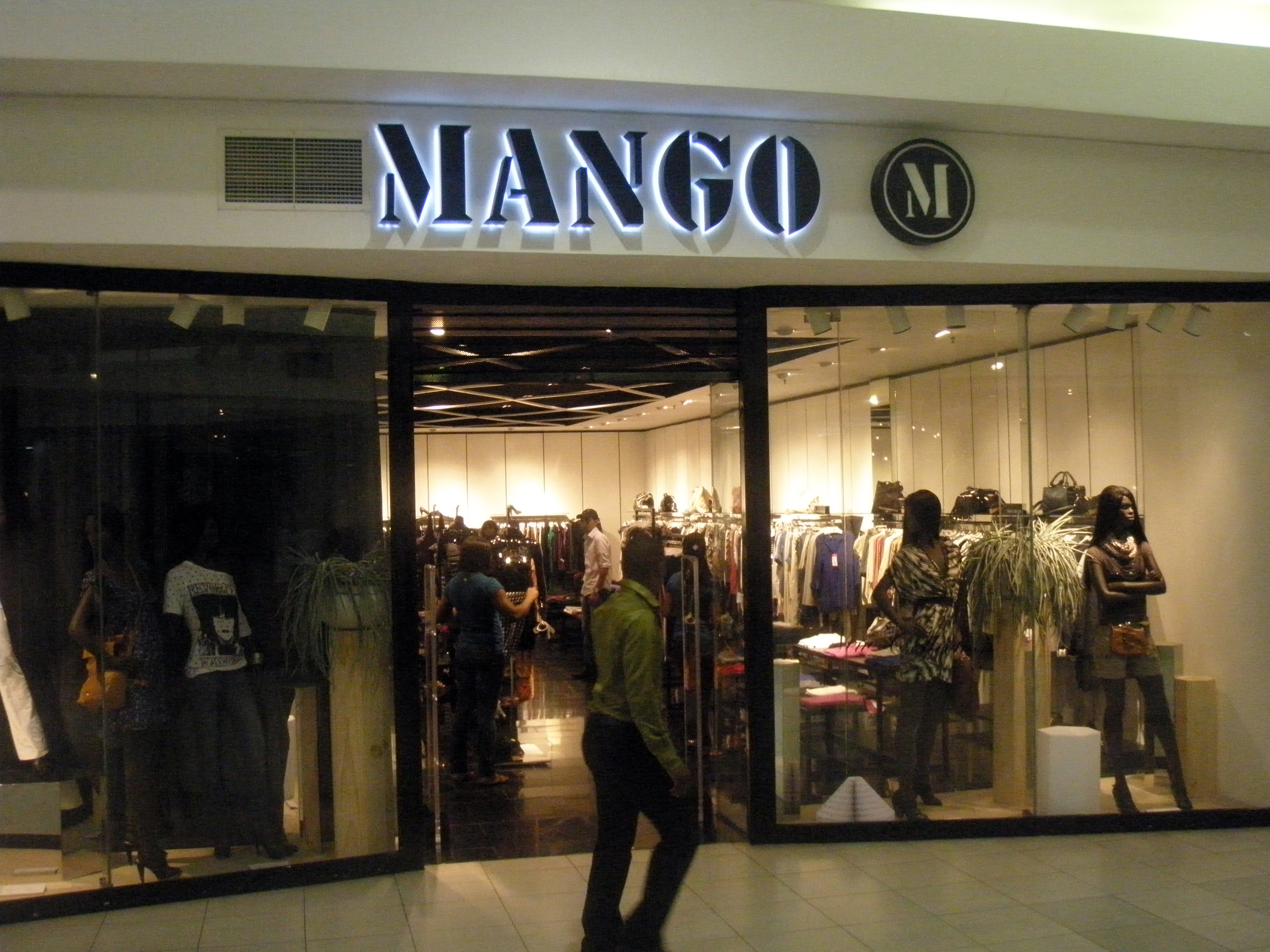 A Mango shop in the Palms Mall, sited in Victory Island, Lagos (Nigeria).